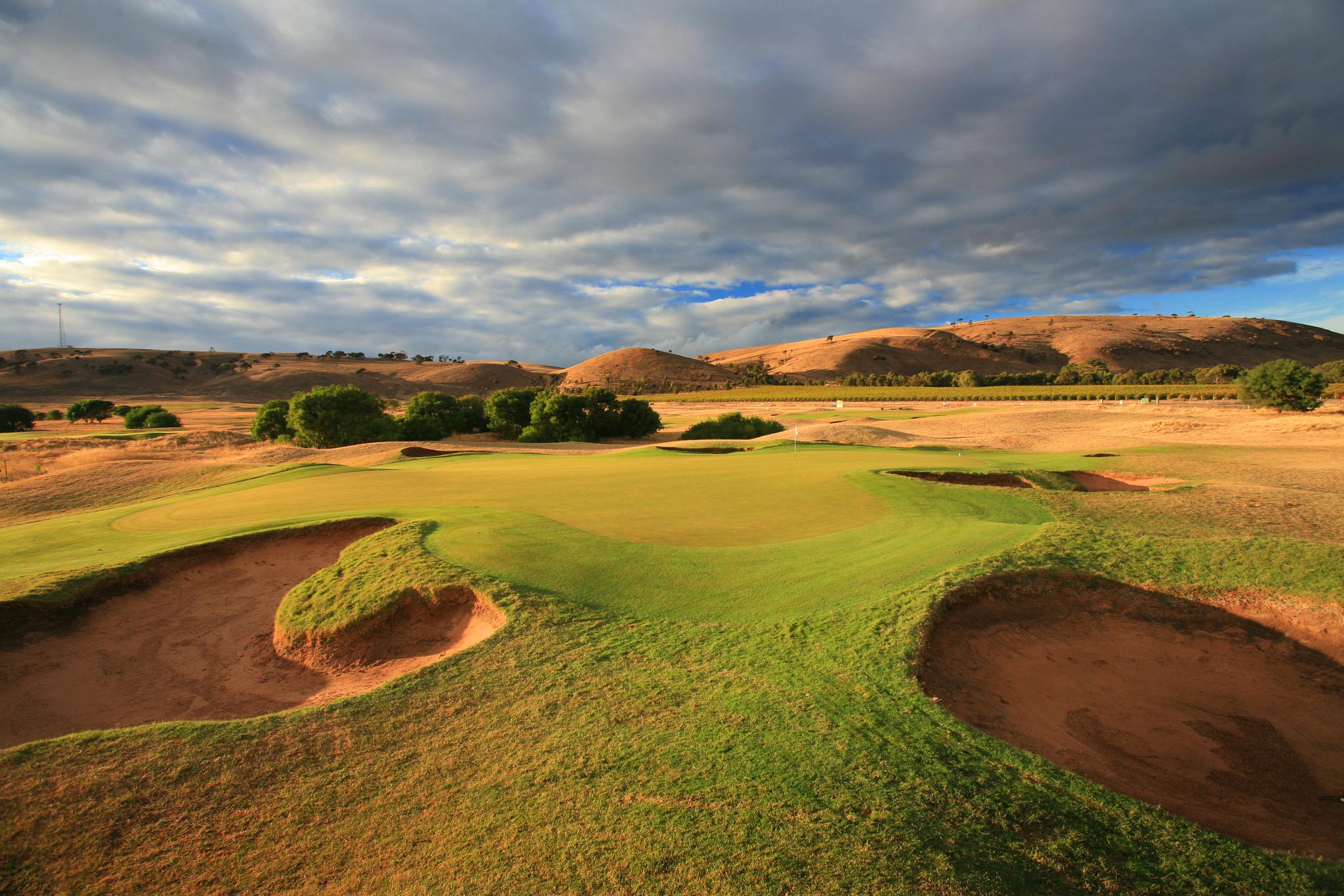 Links Lady Bay